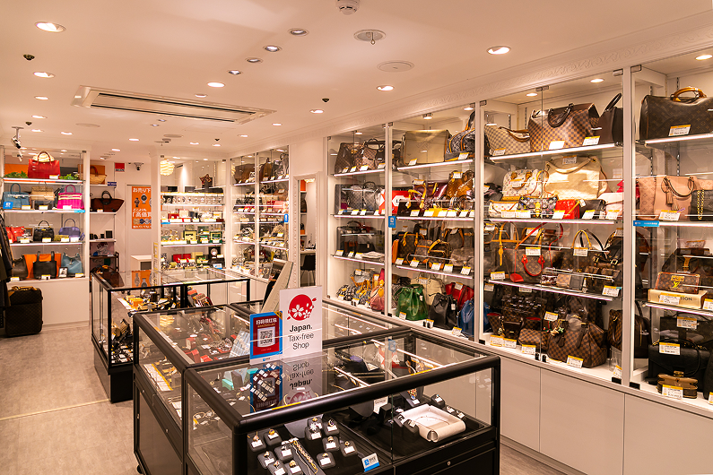ブランドギャラリー 東心斎橋店 免税店店内１